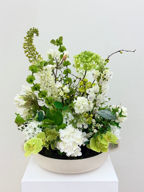 Green Garden-Inspired Hydrangea & Mixed Botanical Arrangement in Contemporary Ceramic Bowl