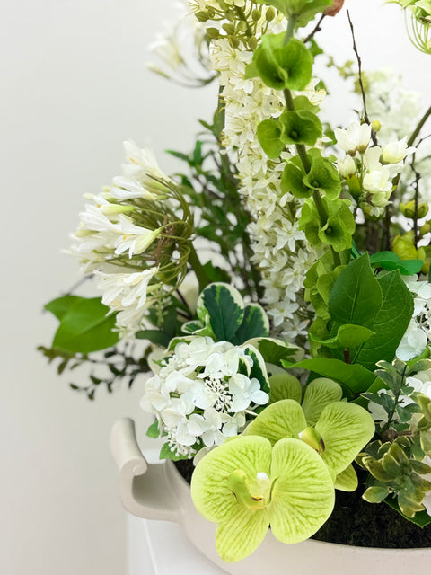 Green Garden-Inspired Hydrangea & Mixed Botanical Arrangement in Contemporary Ceramic Bowl